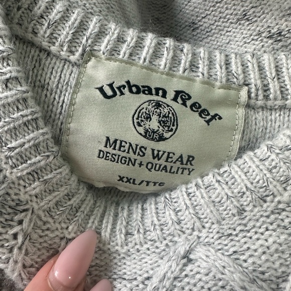 Grey sweater - Picture 2 of 2